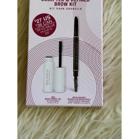 Anastasia Beverly Hills Sculpted & Defined Brow Kit
Soft Brown - Picture 5 of 10